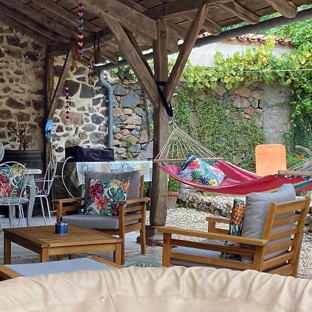 Maison La Roche Chambre D'Hotes Le Vigeant Dış mekan fotoğraf