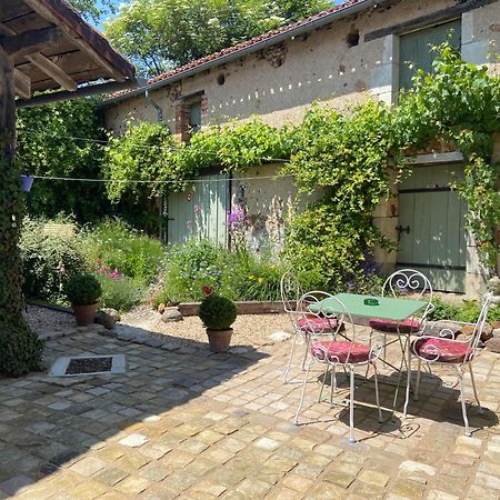 Maison La Roche Chambre D'Hotes Le Vigeant Dış mekan fotoğraf